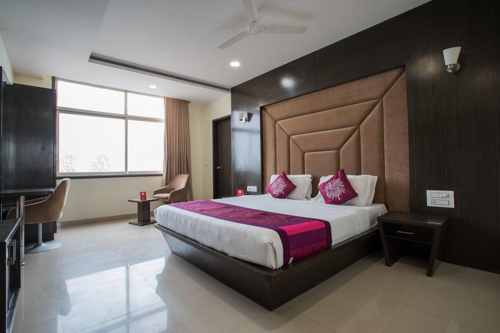 Capital O 1546 The Sensation Hotel Indore Exterior foto