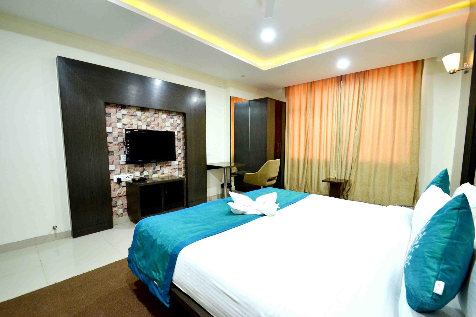 Capital O 1546 The Sensation Hotel Indore Exterior foto