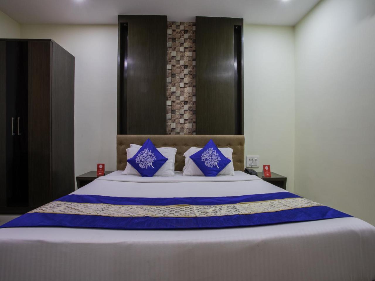Capital O 1546 The Sensation Hotel Indore Exterior foto