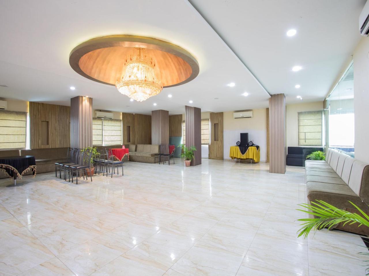 Capital O 1546 The Sensation Hotel Indore Exterior foto